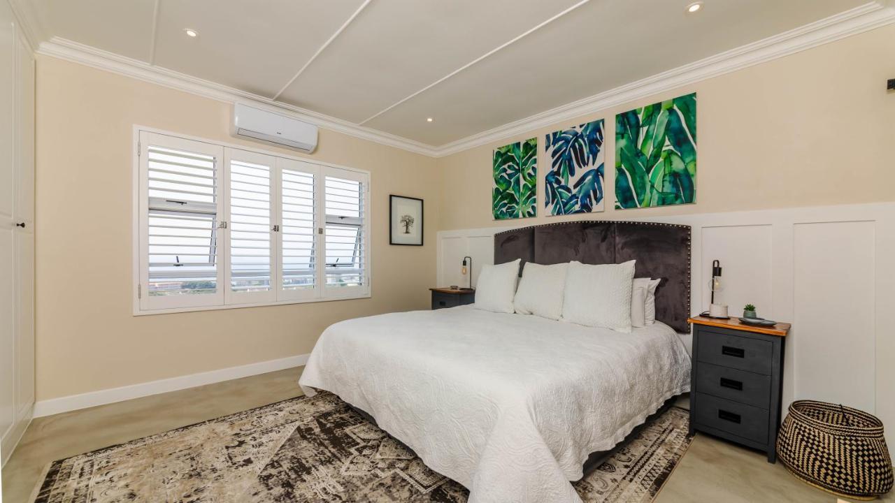 17 Malibu, Beverly Hills Estate Apartment