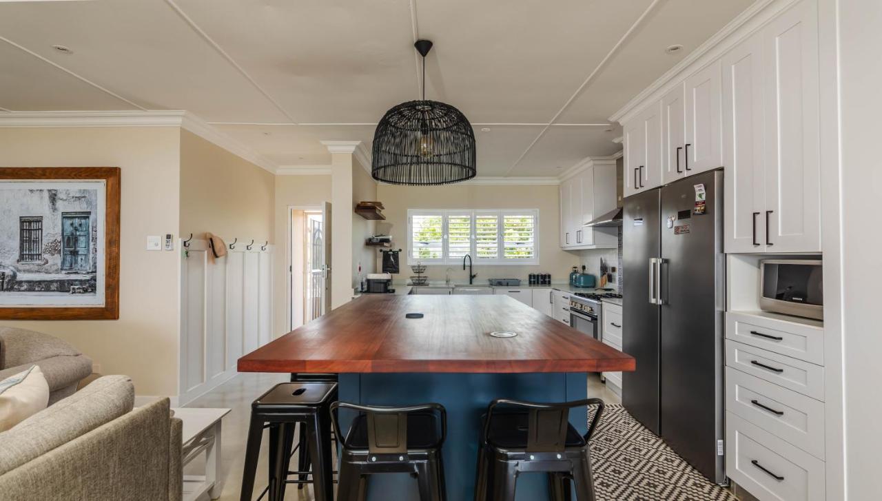 17 Malibu, Beverly Hills Estate *