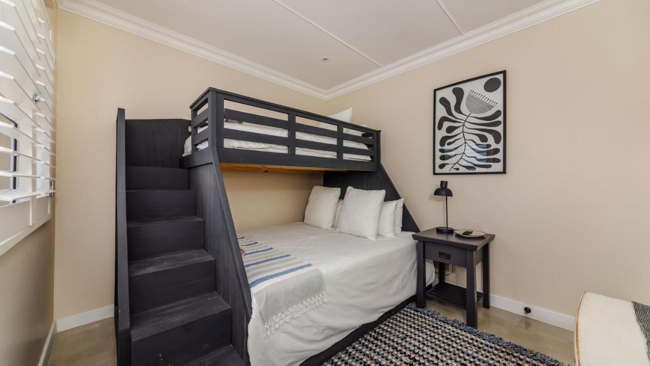 17 Malibu, Beverly Hills Estate Apartment *