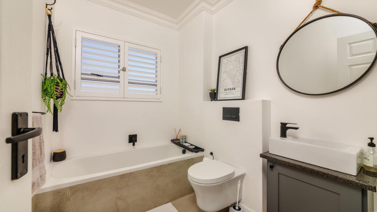 Apartment 17 Malibu, Beverly Hills Estate Ballito