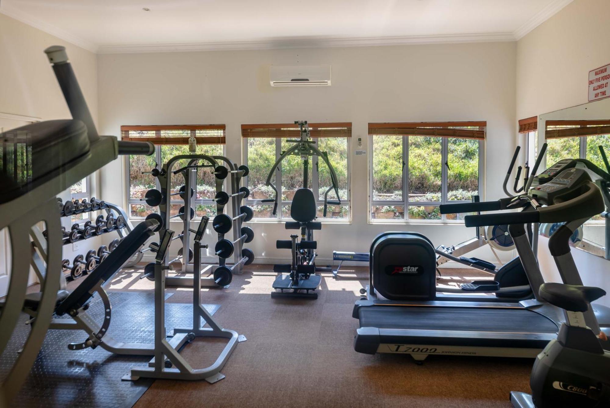 17 Malibu, Beverly Hills Estate Apartment *